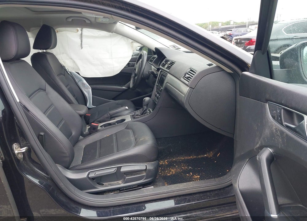 2019 VOLKSWAGEN PASSAT VIN: 1VWLA7A31KC006917