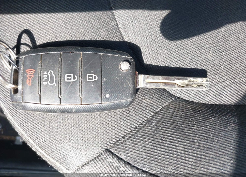 2016 KIA SOUL VIN: KNDJP3A51G7385307