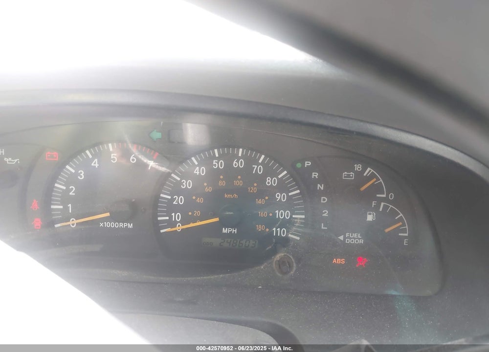 2003 TOYOTA TUNDRA SR5 V8 VIN: 5TBRT34133S347738