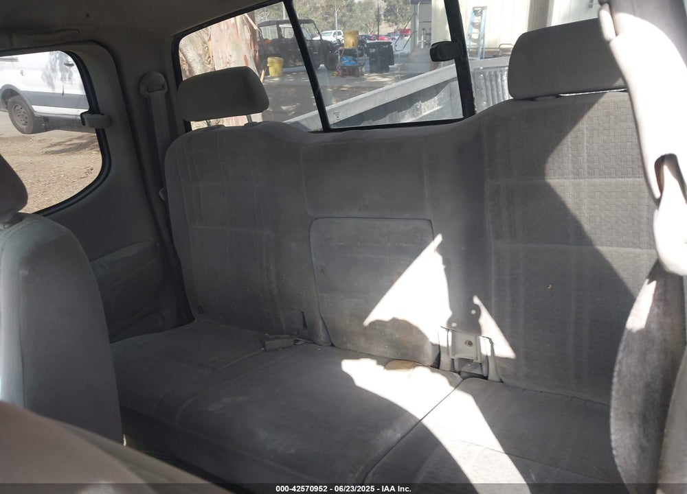 2003 TOYOTA TUNDRA SR5 V8 VIN: 5TBRT34133S347738