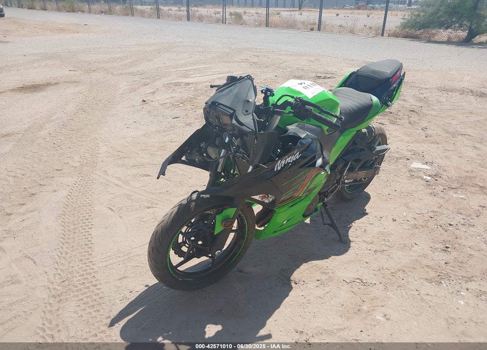 2023 KAWASAKI EX400 VIN: JKAEXKH11PDAN6586