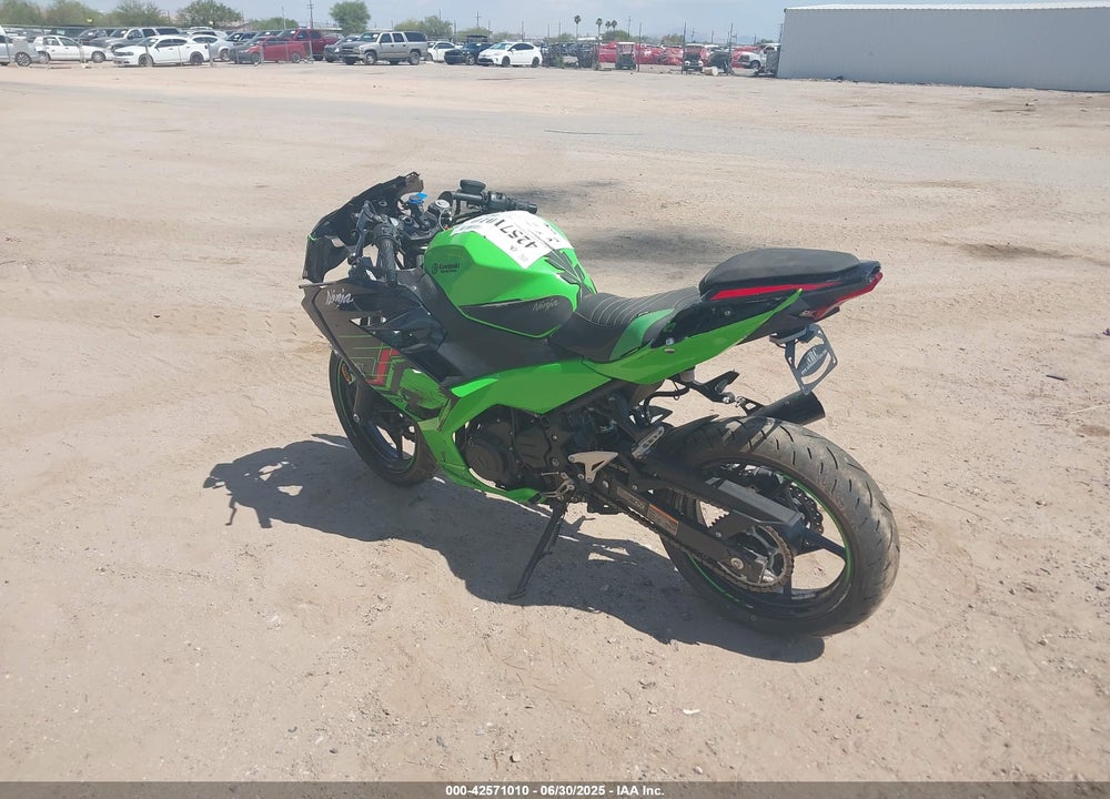 2023 KAWASAKI EX400 VIN: JKAEXKH11PDAN6586