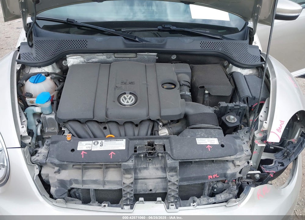 2013 VOLKSWAGEN BEETLE VIN: 3VWJX7AT6DM636343