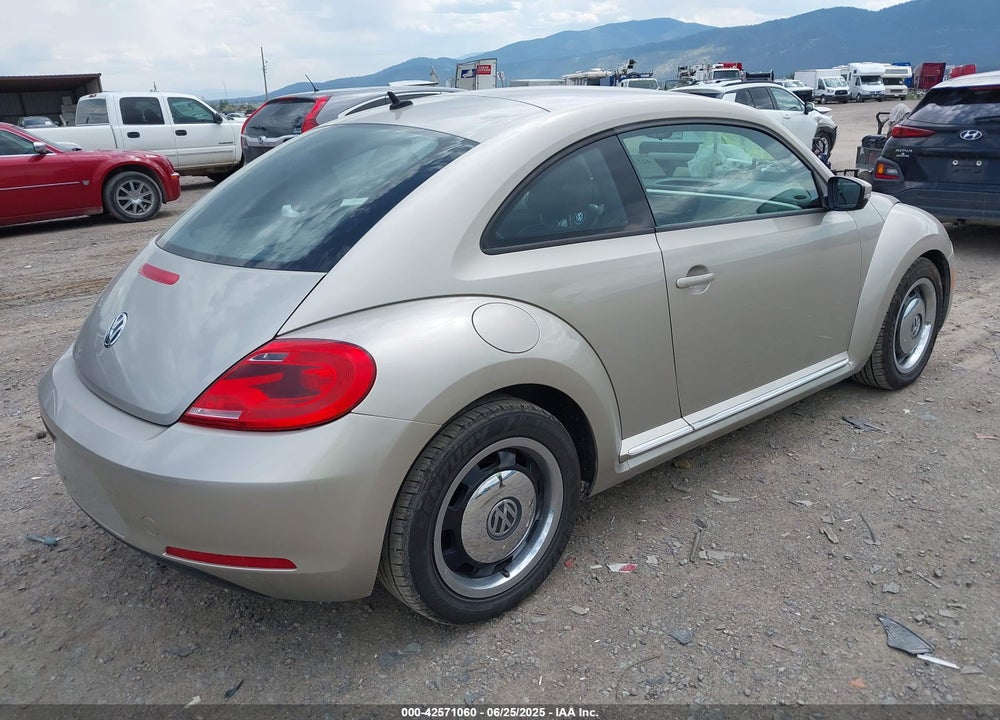 2013 VOLKSWAGEN BEETLE VIN: 3VWJX7AT6DM636343