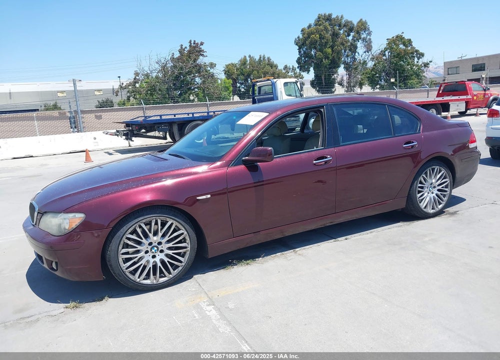 2007 BMW 750 VIN: WBAHN83527DT77312