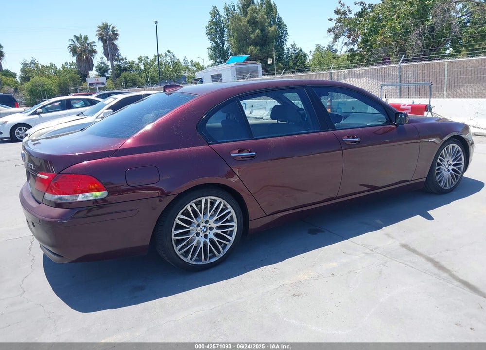 2007 BMW 750 VIN: WBAHN83527DT77312
