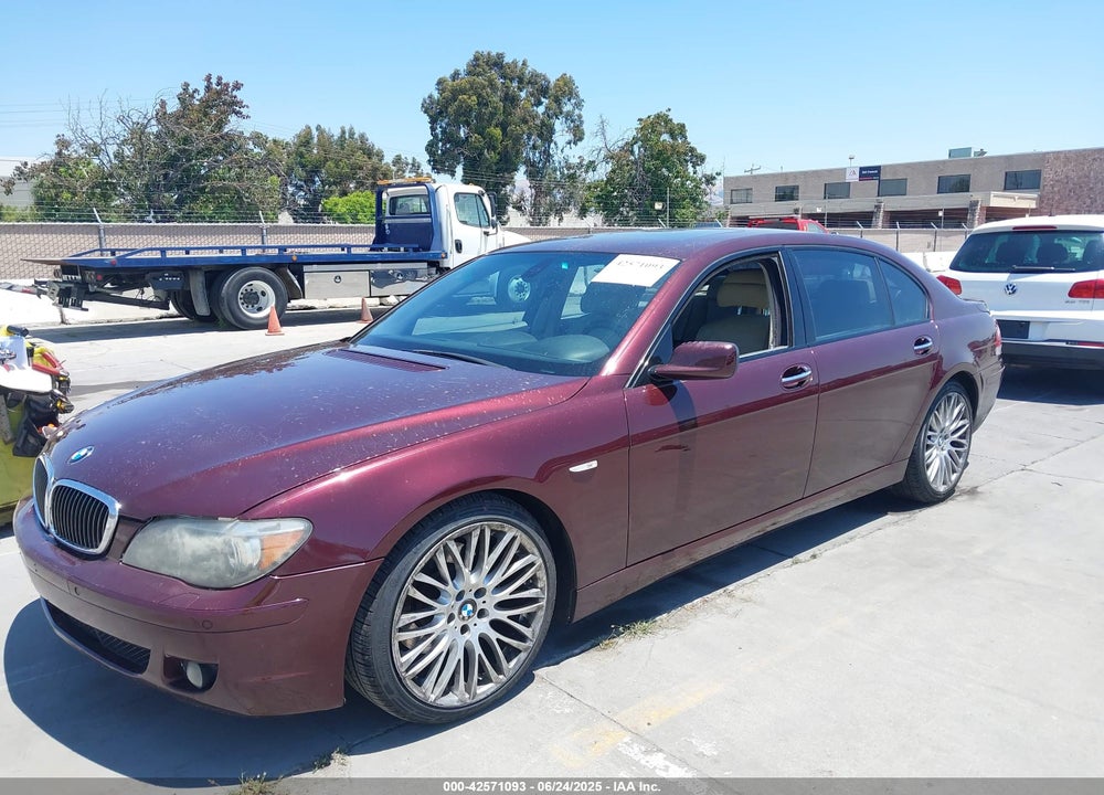 2007 BMW 750 VIN: WBAHN83527DT77312