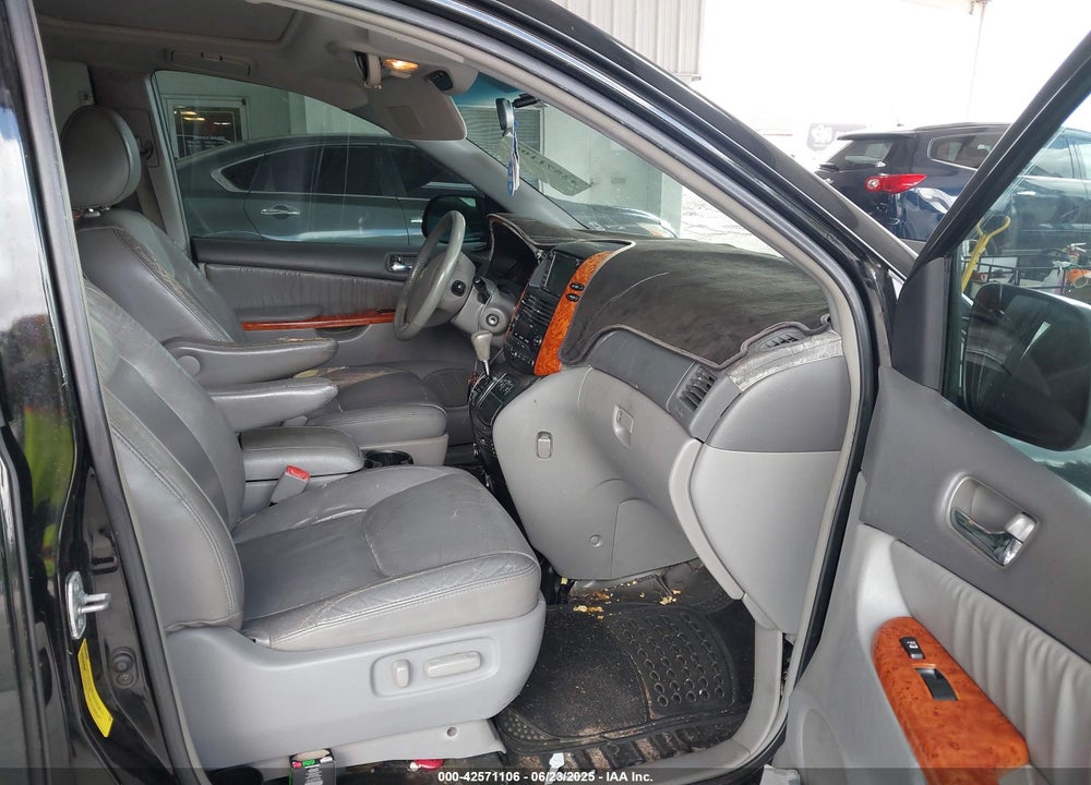 2010 TOYOTA SIENNA XLE VIN: 5TDYK4CC0AS325224