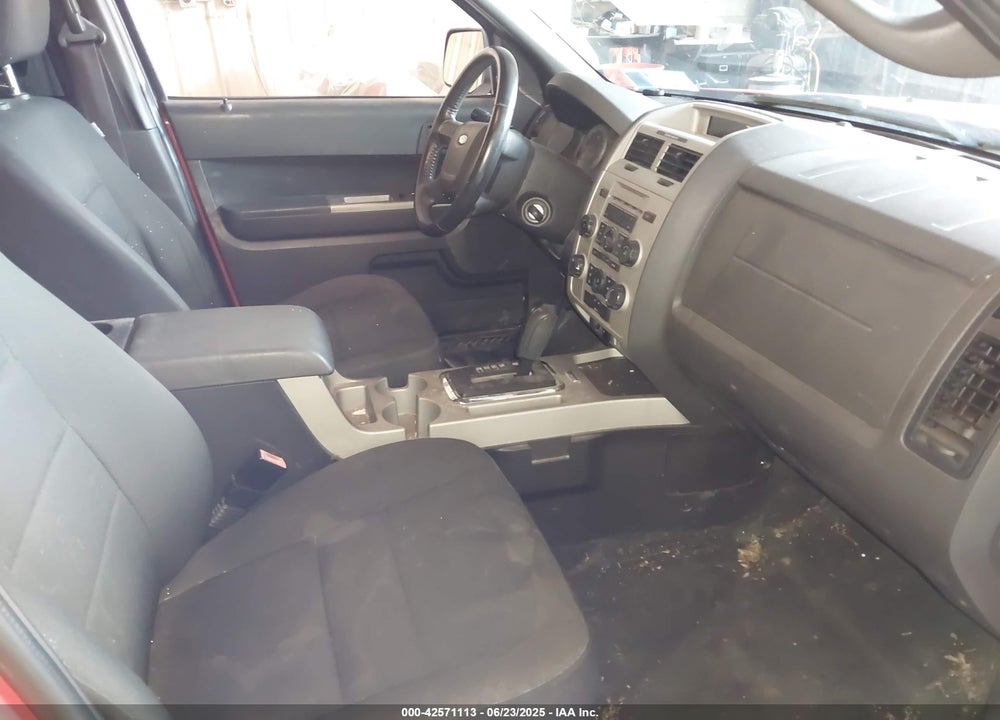 2009 FORD ESCAPE VIN: 1FMCU93769KA81176