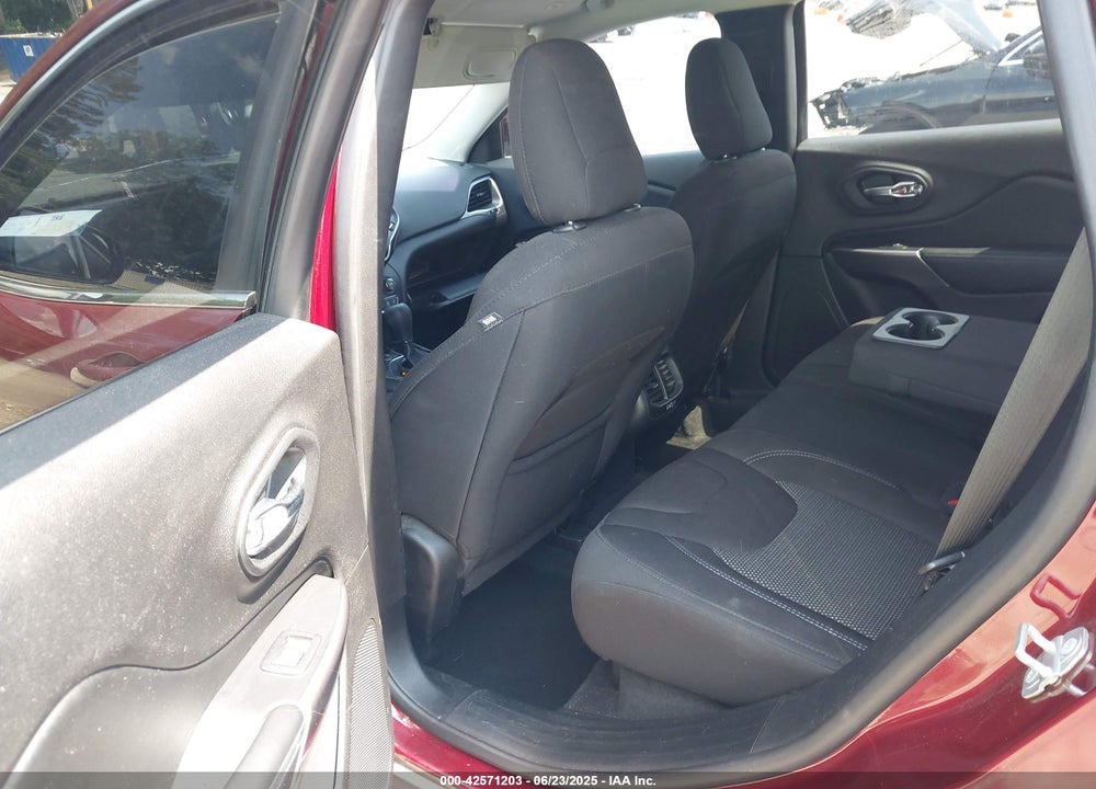 2019 JEEP CHEROKEE VIN: 1C4PJLCB8KD365998