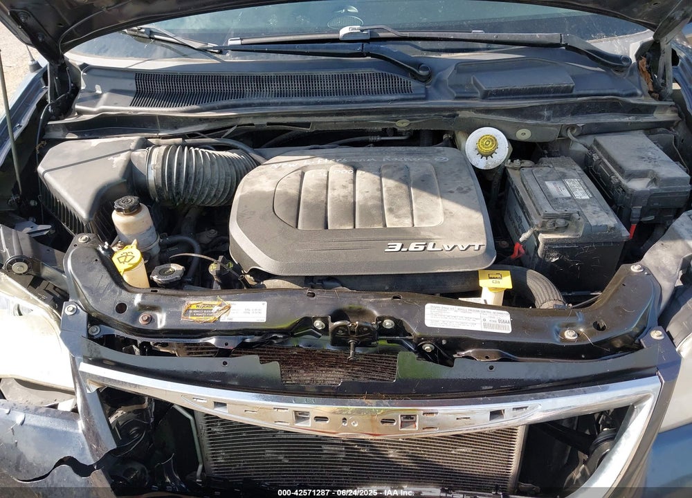 2014 CHRYSLER TOWN & COUNTRY VIN: 2C4RC1BG4ER126471