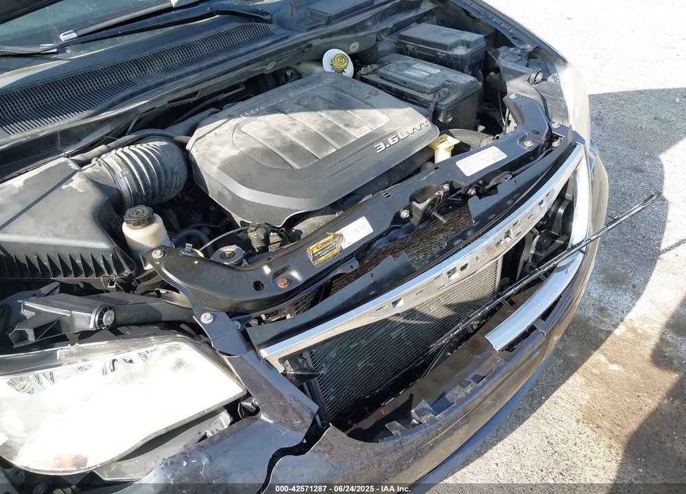 2014 CHRYSLER TOWN & COUNTRY VIN: 2C4RC1BG4ER126471