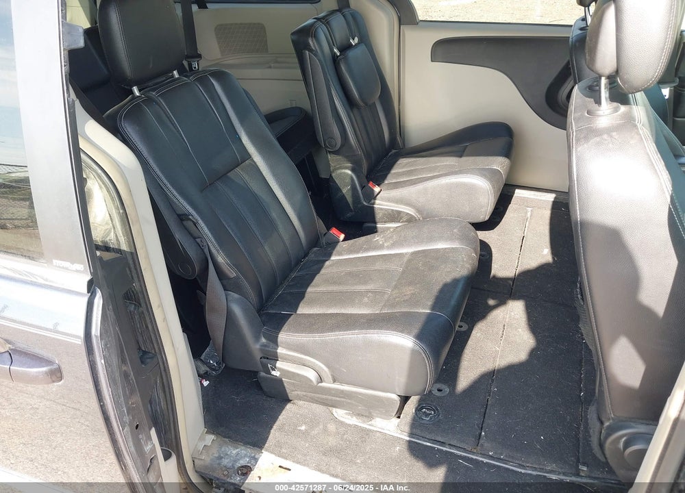 2014 CHRYSLER TOWN & COUNTRY VIN: 2C4RC1BG4ER126471