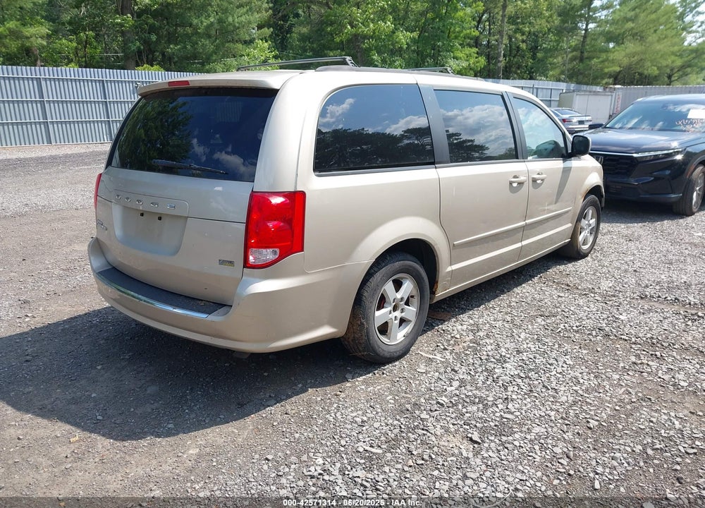 2013 DODGE GRAND CARAVAN VIN: 2C4RDGCG3DR521755