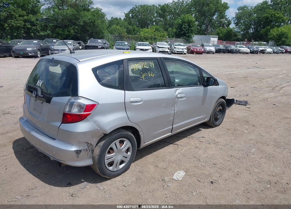 2011 HONDA FIT VIN: JHMGE8H37BC015088