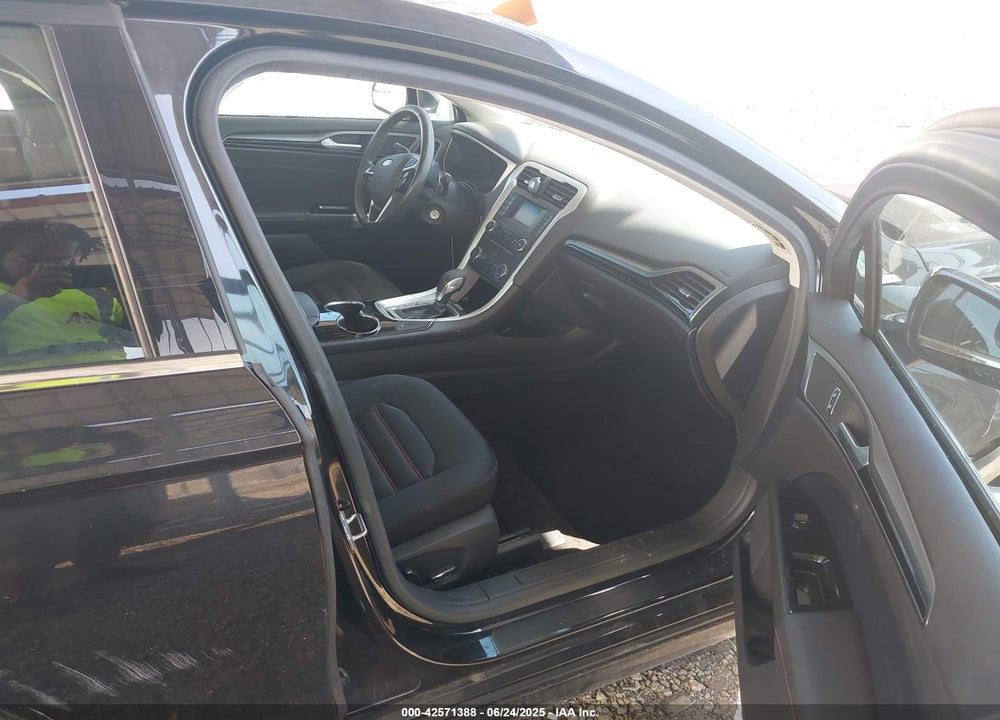 2015 FORD FUSION VIN: 3FA6P0H70FR204920