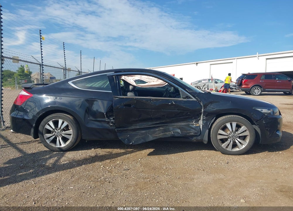 2008 HONDA ACCORD VIN: 1HGCS12878A015330