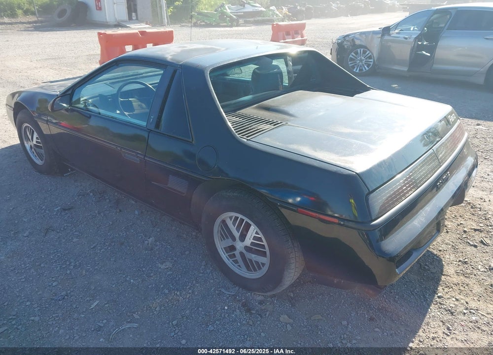 1987 PONTIAC FIERO VIN: 1G2PE11R0HP229286