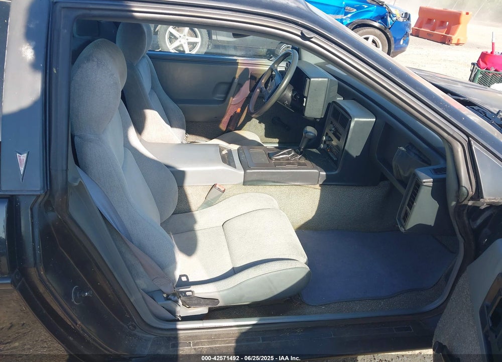 1987 PONTIAC FIERO VIN: 1G2PE11R0HP229286