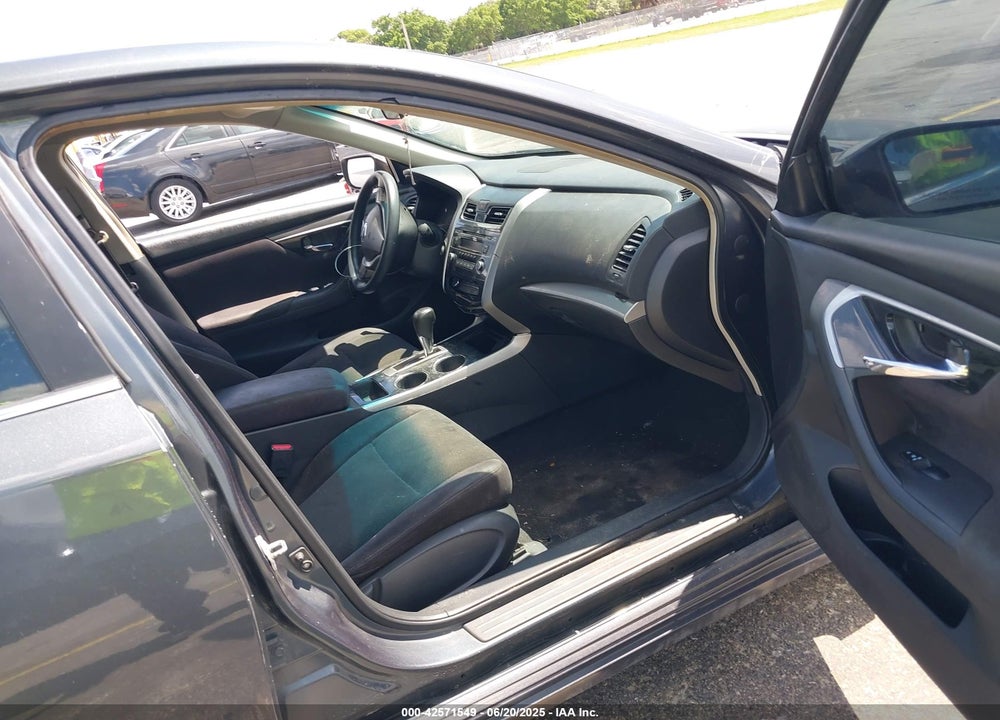 2013 NISSAN ALTIMA VIN: 1N4AL3AP5DC266410