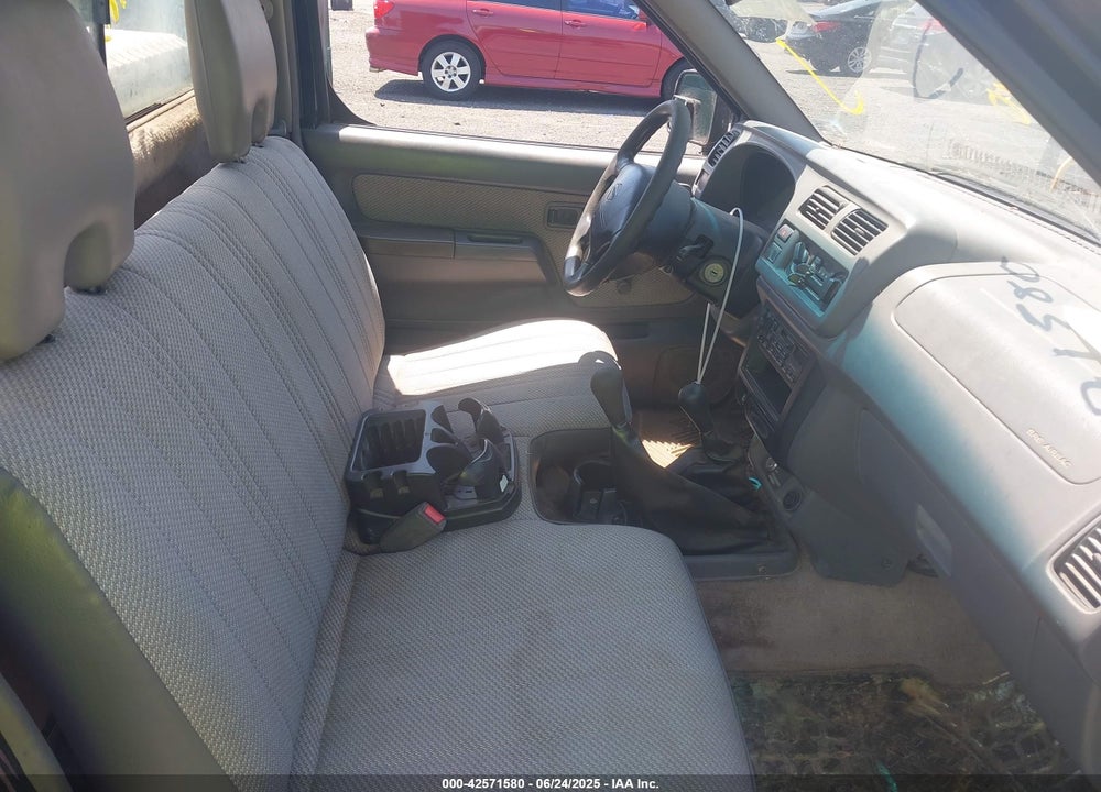 1998 NISSAN FRONTIER XE VIN: 1N6DD21Y3WC354220