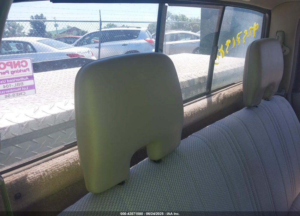 1998 NISSAN FRONTIER XE VIN: 1N6DD21Y3WC354220