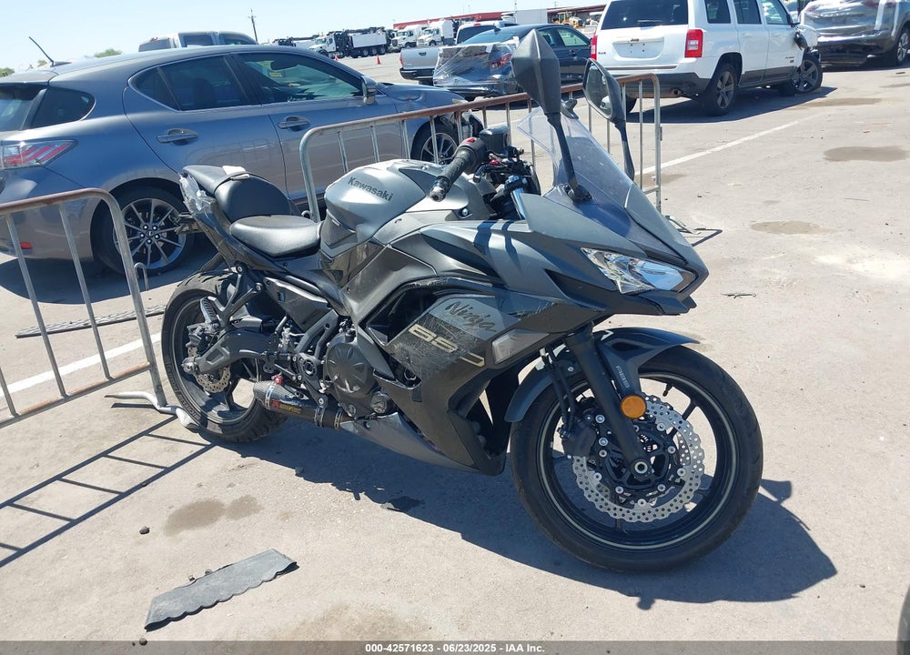 2024 KAWASAKI EX650 P VIN: ML5EXEP13RDAD4011