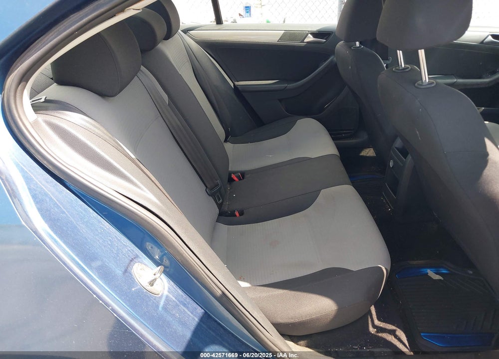 2017 VOLKSWAGEN JETTA VIN: 3VW2B7AJ6HM327219