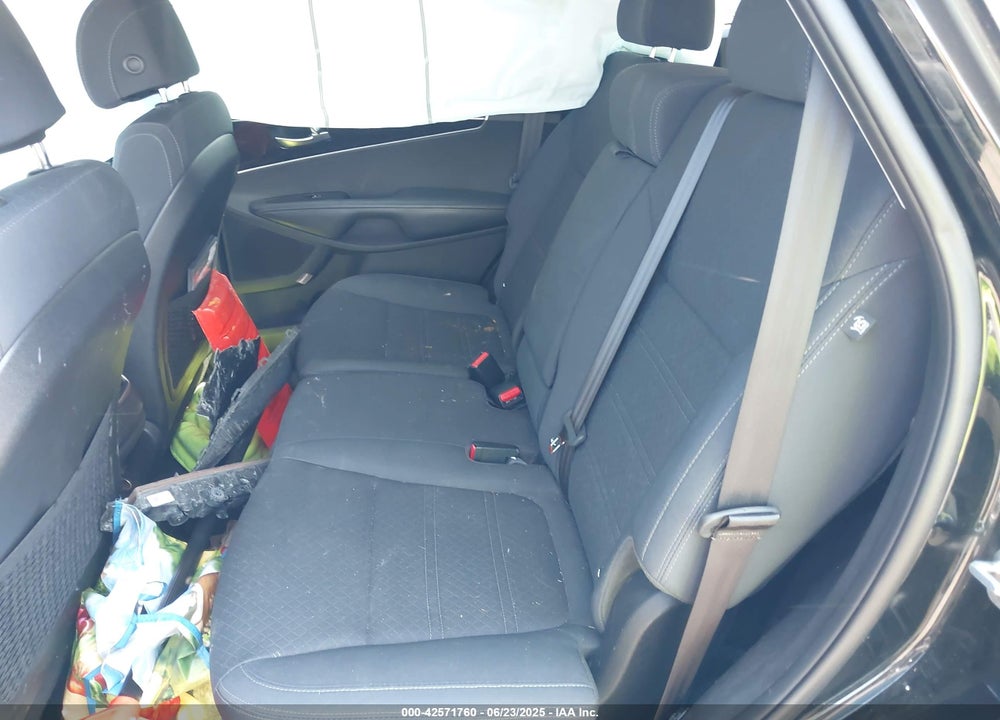 2017 KIA SORENTO 2.4L LX VIN: 5XYPGDA32HG265986