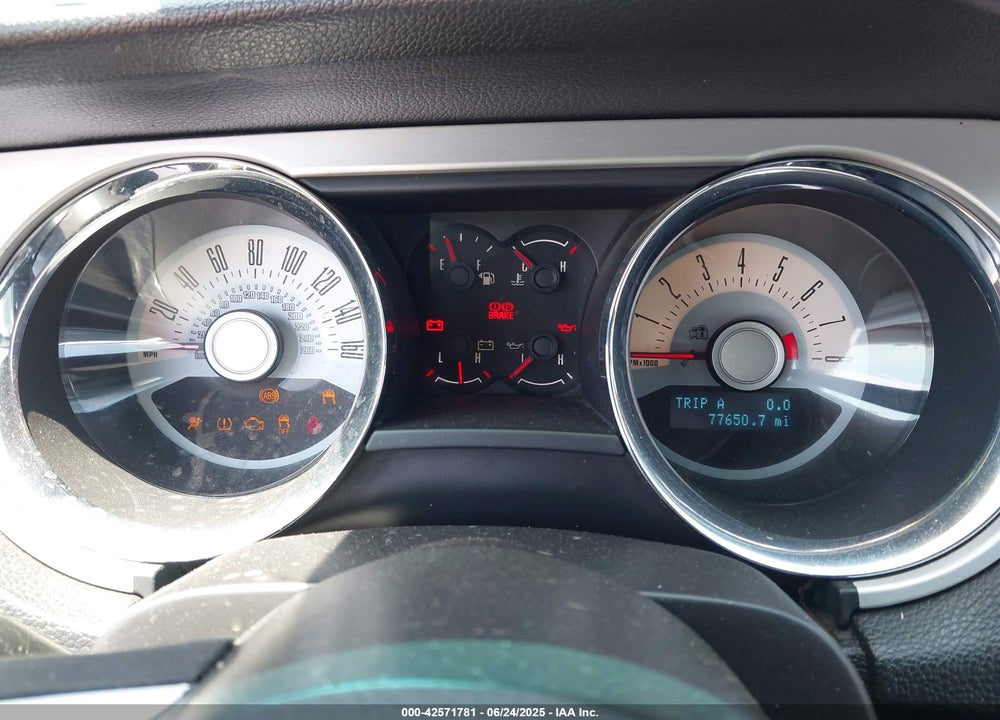 2011 FORD MUSTANG VIN: 1ZVBP8CF1B5138152