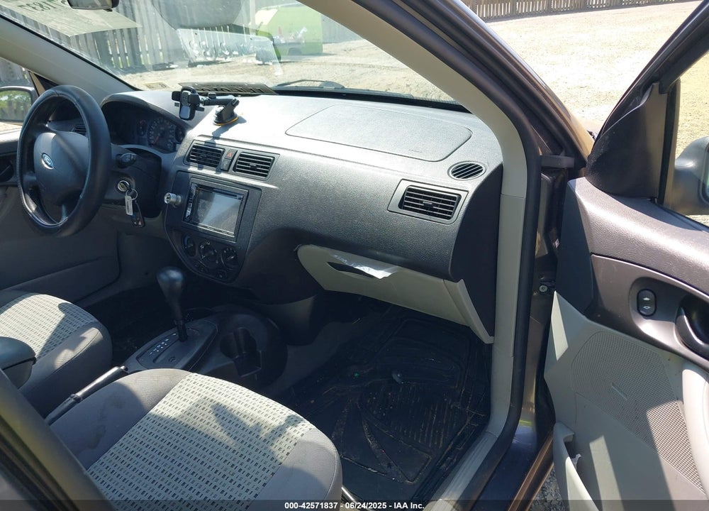 2007 FORD FOCUS S/SE/SES VIN: 1FAFP34N07W294736