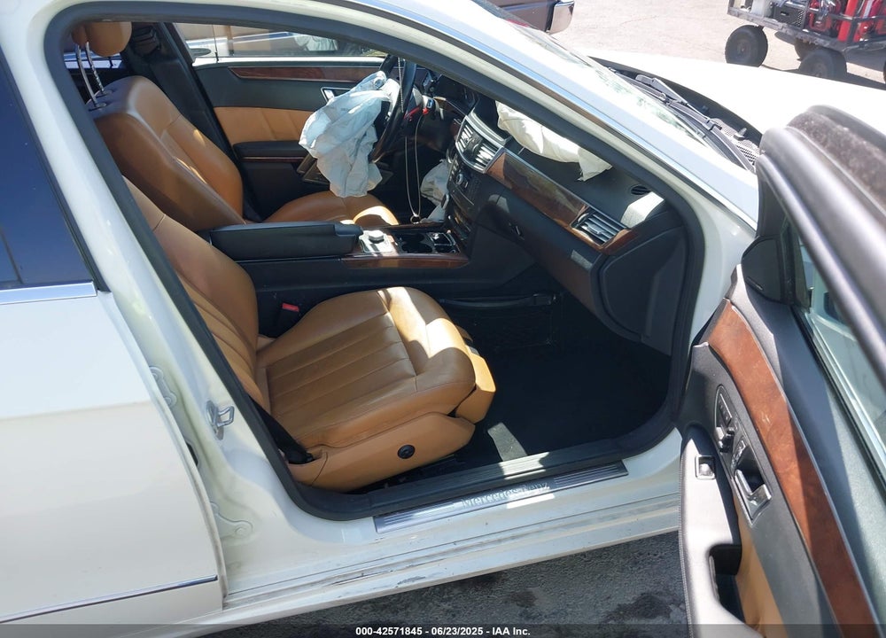 2011 MERCEDES-BENZ E 350 VIN: WDDHF5GB6BA459946