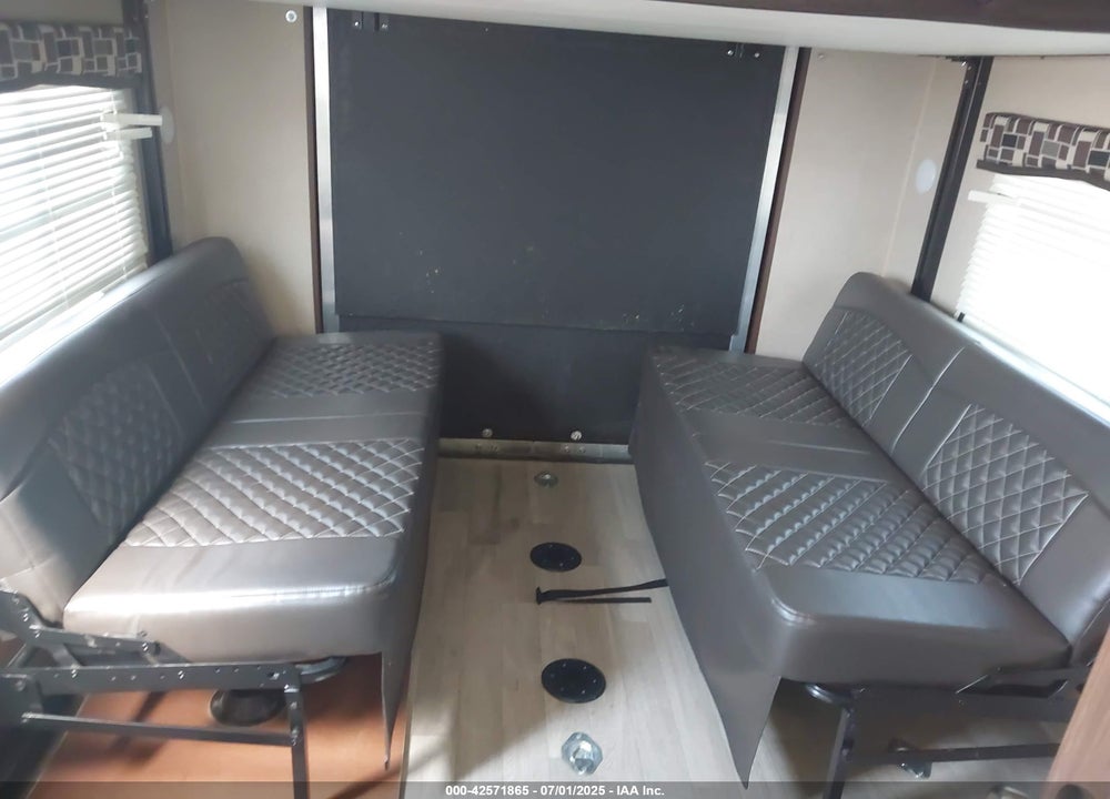 2017 COLEMAN 300TQ VIN: 4YDT30029HH935601
