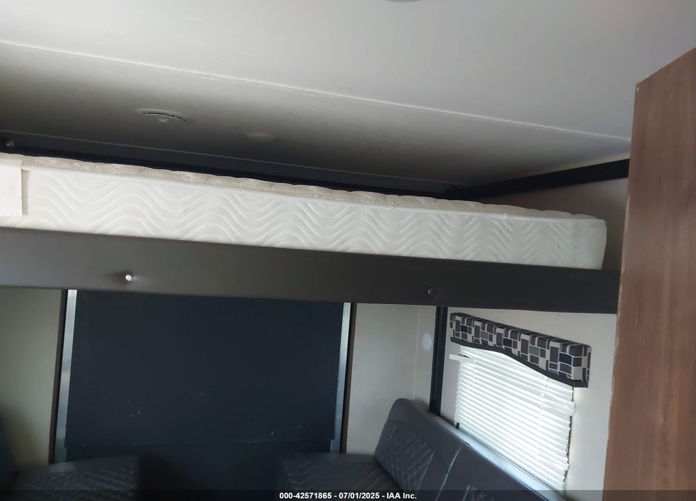 2017 COLEMAN 300TQ VIN: 4YDT30029HH935601