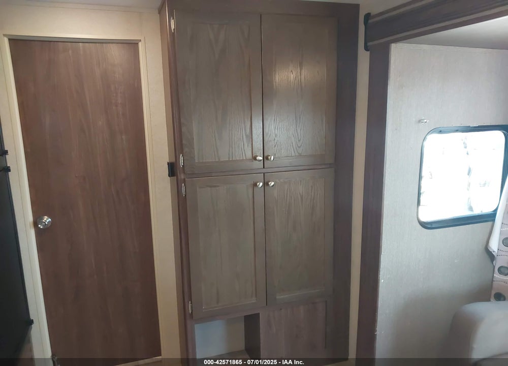 2017 COLEMAN 300TQ VIN: 4YDT30029HH935601