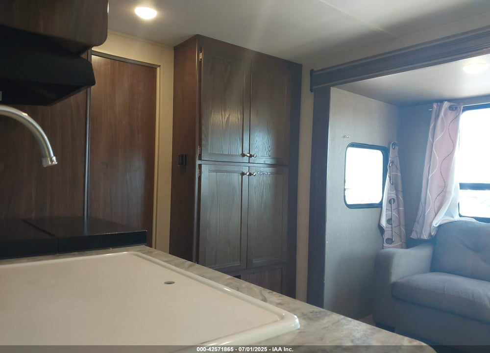 2017 COLEMAN 300TQ VIN: 4YDT30029HH935601