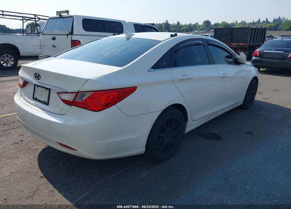 2011 HYUNDAI SONATA VIN: 5NPEB4AC6BH260473