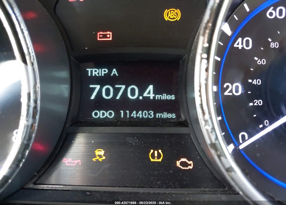 2011 HYUNDAI SONATA VIN: 5NPEB4AC6BH260473