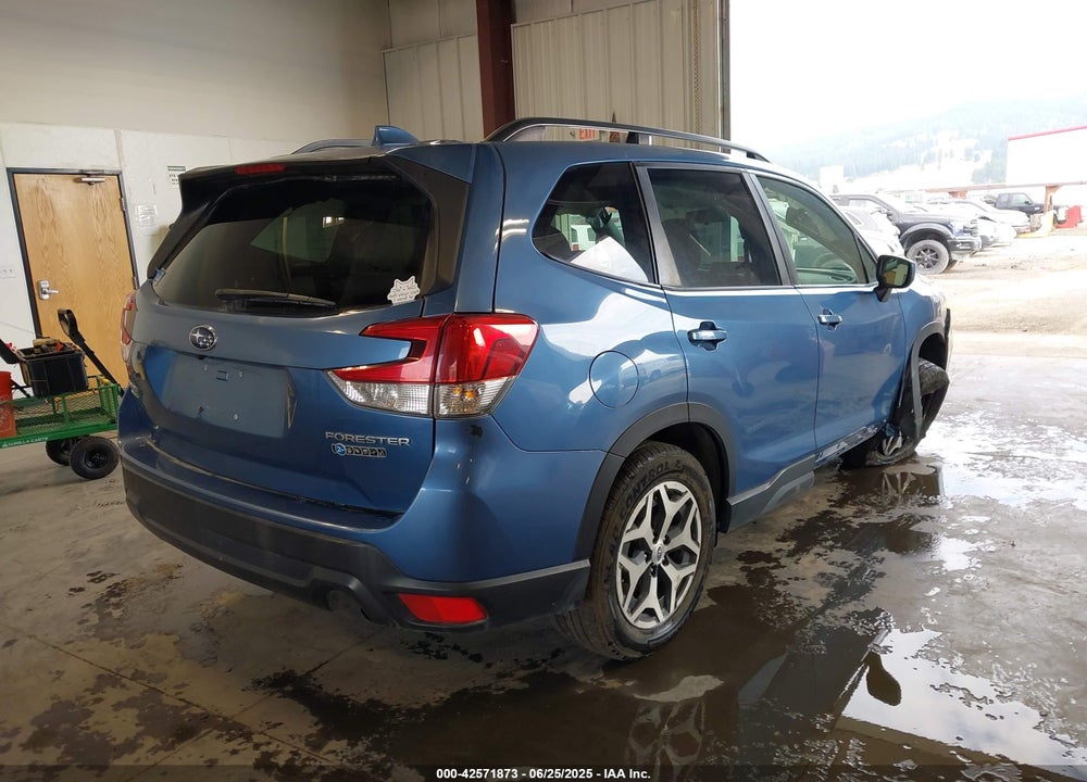 2020 SUBARU FORESTER VIN: JF2SKAJC6LH559240