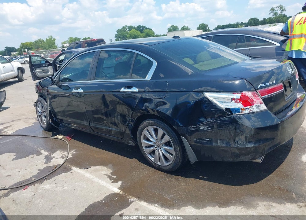 2012 HONDA ACCORD VIN: 1HGCP3F81CA007742