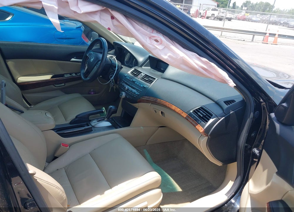 2012 HONDA ACCORD VIN: 1HGCP3F81CA007742