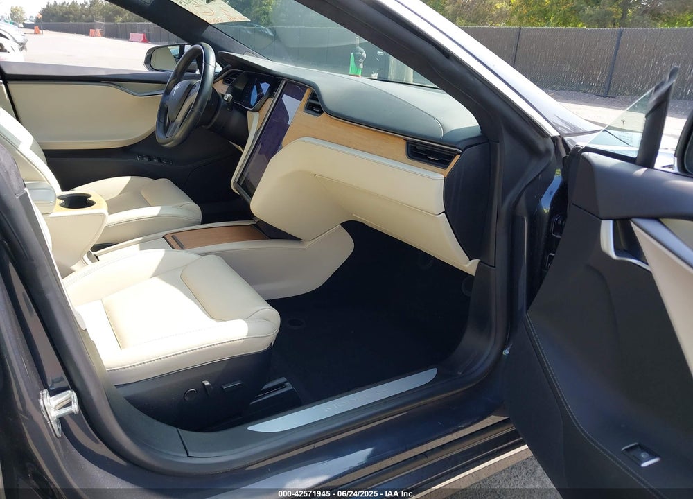 2020 TESLA MODEL S VIN: 5YJSA1E24LF415849