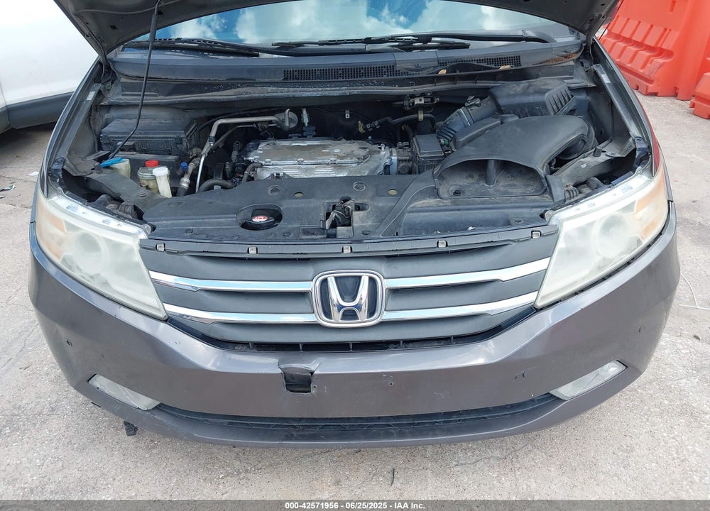 2011 HONDA ODYSSEY VIN: 5FNRL5H9XBB075209