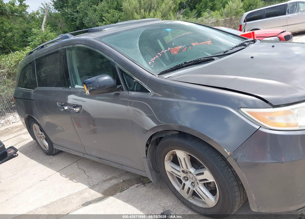 2011 HONDA ODYSSEY VIN: 5FNRL5H9XBB075209