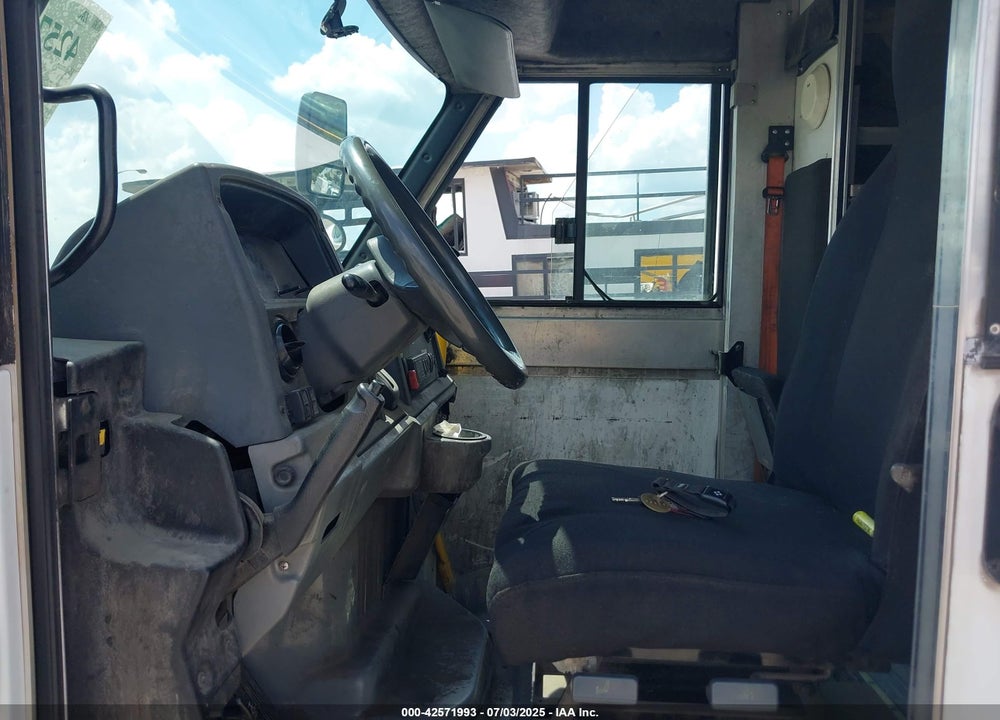 2014 ISUZU COMMERCIAL VAN VIN: JALB4T171E7W00355
