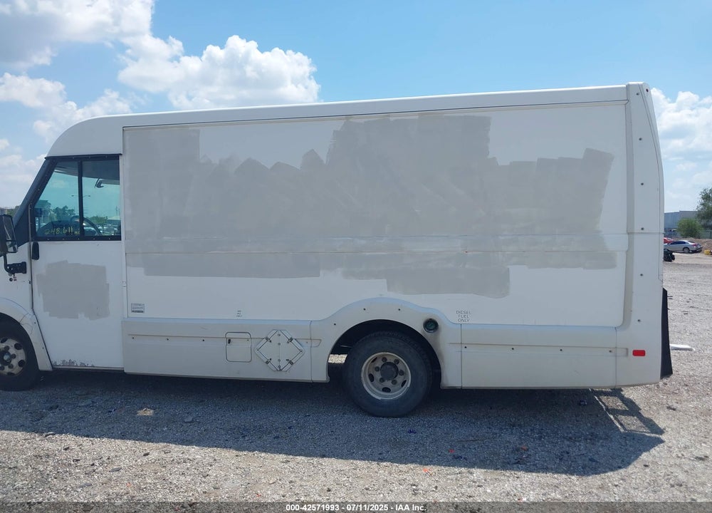 2014 ISUZU COMMERCIAL VAN VIN: JALB4T171E7W00355