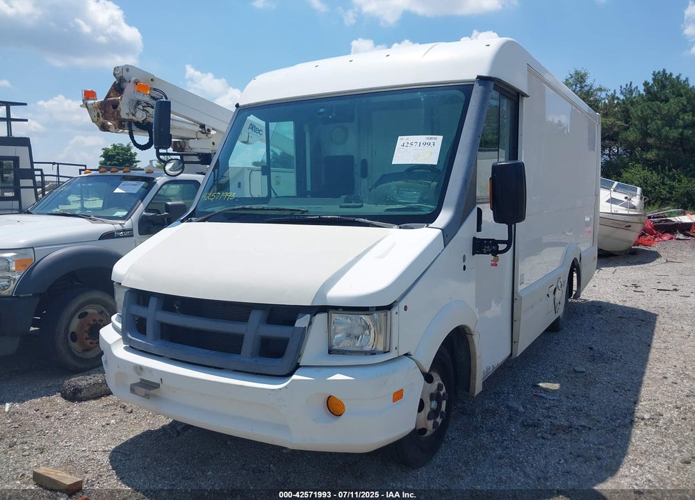2014 ISUZU COMMERCIAL VAN VIN: JALB4T171E7W00355