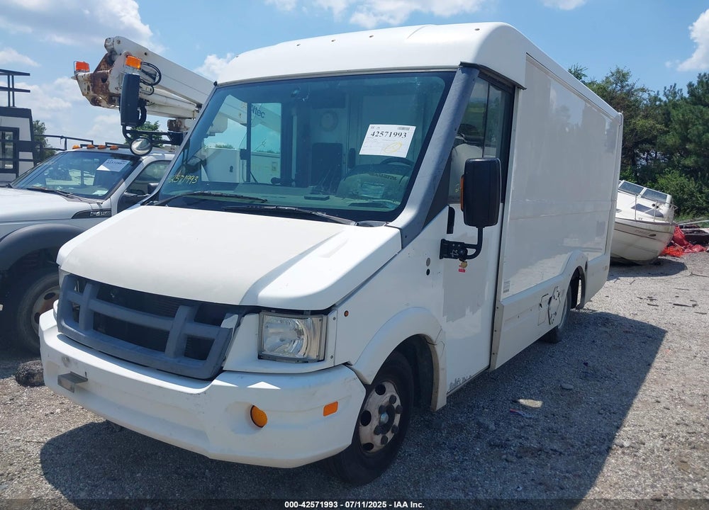 2014 ISUZU COMMERCIAL VAN VIN: JALB4T171E7W00355