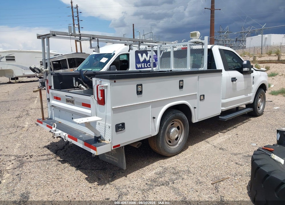 2020 FORD F-350 CHASSIS XL VIN: 1FDRF3E61LEE50411