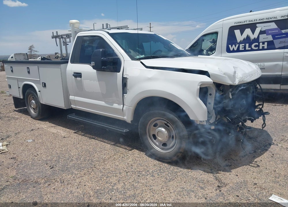 2020 FORD F-350 CHASSIS XL VIN: 1FDRF3E61LEE50411